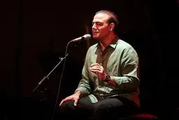 سخنان غمگین علیرضا قربانی در مراسم عزاداری همسرش دل آدم را به رنج می‌آورد‌+ویدئو