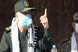 
فرمانده کل سپاه  |   دشمن دچار اشتباه محاسباتی نشود