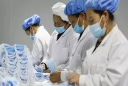 آغاز کرونا از چین، پخش ماسک از چین! | چین به ازای هر فرد خارجی 40 ماسک تولید کرده است