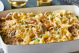 نمیدونی چی درست کنی؟ | طرز تهیه چیکن استراگانف یک غذای خامه ای و خوش طعم+ویدئو