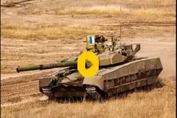 تصادف هولناک دو تانک اوکراینی در رزمایش در مرز روسیه +ویدئو