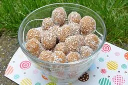 توپک نارگیلی یک شیرینی خیلی خوشگل و خوشمزه است! | طرز تهیه توپک نارگیلی +ویدئو