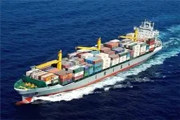 جابجایی کالا به امارات صرفا با شناورهای کانتینری امکان پذیر است