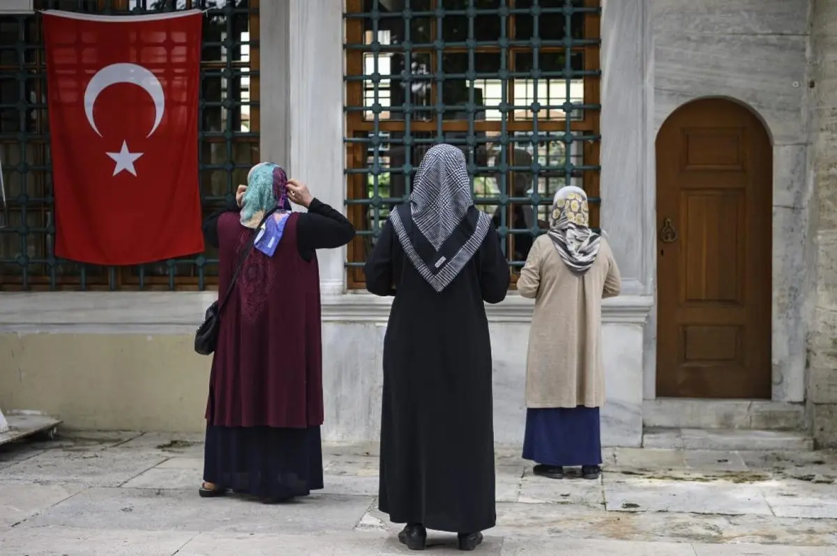  بازگشایی مساجد ترکیه با رعایت اصول فاصله‌گذاری اجتماعی