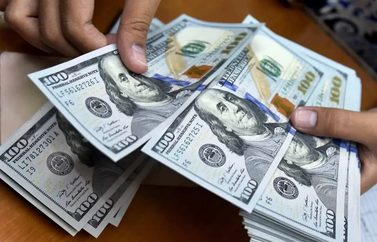 تقاضای دلار در بازارهای جهانی بالا رفت