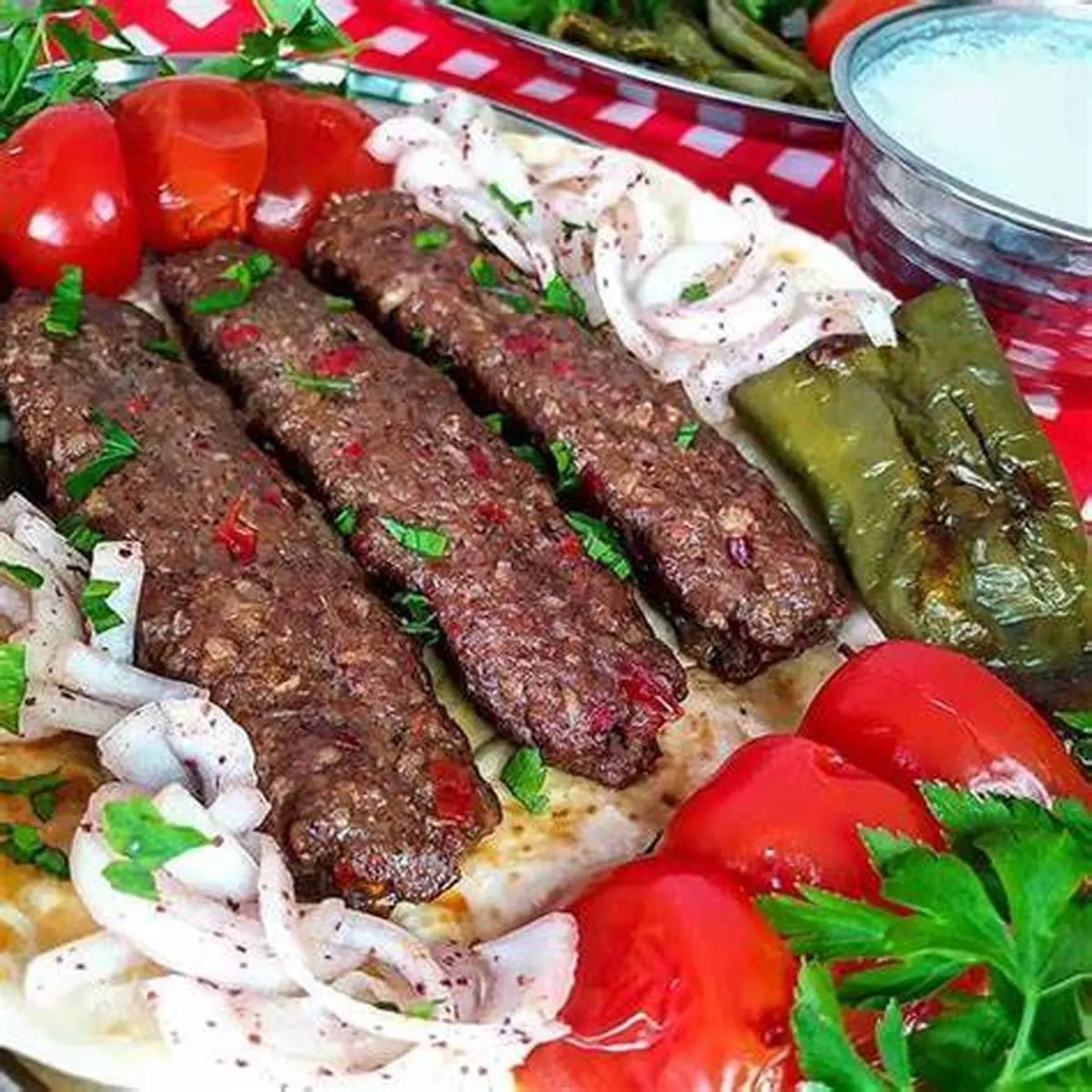 کاسه کباب آدنا غذای ترکیه‌ای بی نظیر رو تا به حال امتحان کردی؟ | بیا بهت یاد بدم توی خونه درست کنی+ویدئو
