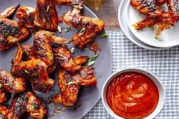 برای خودت تو خونه بال مرغ کبابی با مرینیت ماست و رب گوجه درست کن! | طرز تهیه بال مرغ کبابی با مرینیت ماست و رب گوجه +ویدیو