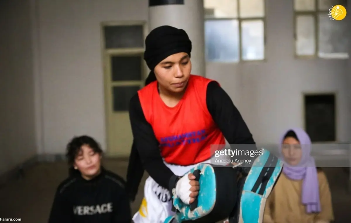 زنان افغانستان با تمام محدودیت ها باز هم در کنار یکدیگر در فعالیت های ورزشی حضور پیدا کردند + عکس