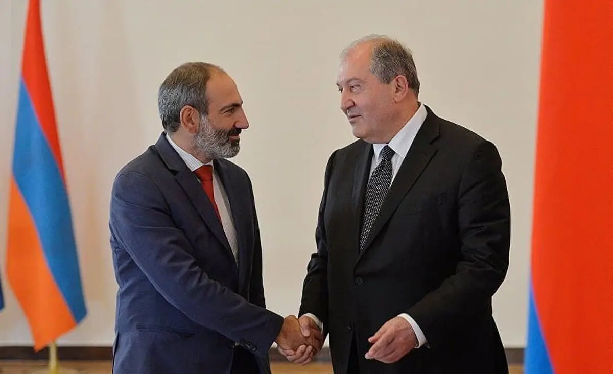 پاشینیان از گاسپاریان خواست تا داوطلبانه استعفا دهد.