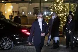 علی باقری تهران را به مقصد وین ترک کرد
