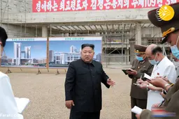 ساخت بیمارستان | بازدید رهبرکره شمالی از بیمارستان در حال ساخت +عکس 