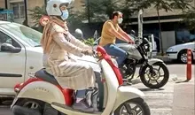 افزایش چشمگیر خرید موتورسیکلت توسط زنان؛ با وجود ممنوعیت قانونی دریافت گواهینامه

