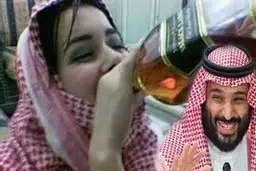 ویدئوی تکان دهنده از مصرف مشروبات الکلی در عربستان| نوشیدن مشروبات الکلی توسط یک زن محجبه در خیابان های عربستان 