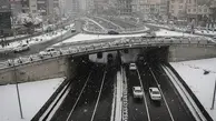 ترافیک نیمه سنگین به علت بارش برف و کولاک در محورهای شمالی تهران بزرگ
