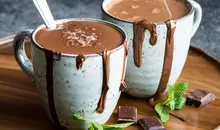 غلیظ ترین و خوشمزه ترین هات چاکلت دنیارو درست کن | طرز تهیه هات چاکلت خانگی +ویدئو