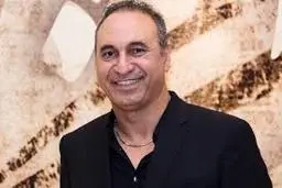 ملاقات جنجالی حمید فرخ نژاد با رضا پهلوی | چقدر هم خوشحاله که کنارش نشسته! + عکس