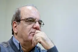 عباس عبدی: کاری نکنید مردم به جای پول با طلا و دلار معامله کنند