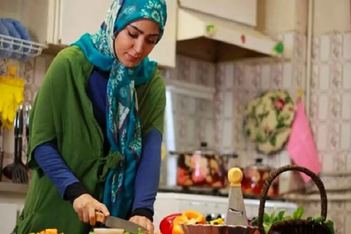 چرا زنان برای کار خانه دستمزد نمی‌گیرند؟ | قدرت زنان