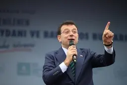 امام‌اوغلو در زندان فوق‌امنیتی در انفرادی است | اوزل: بزرگ‌ترین تجمعات تاریخی در راه است