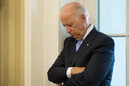 روانپزشک نروژی: بایدن نشانه‌های واضحی از زوال عقل دارد 