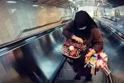 مراقب پای خود در متروی میدان ولیعصر باشید