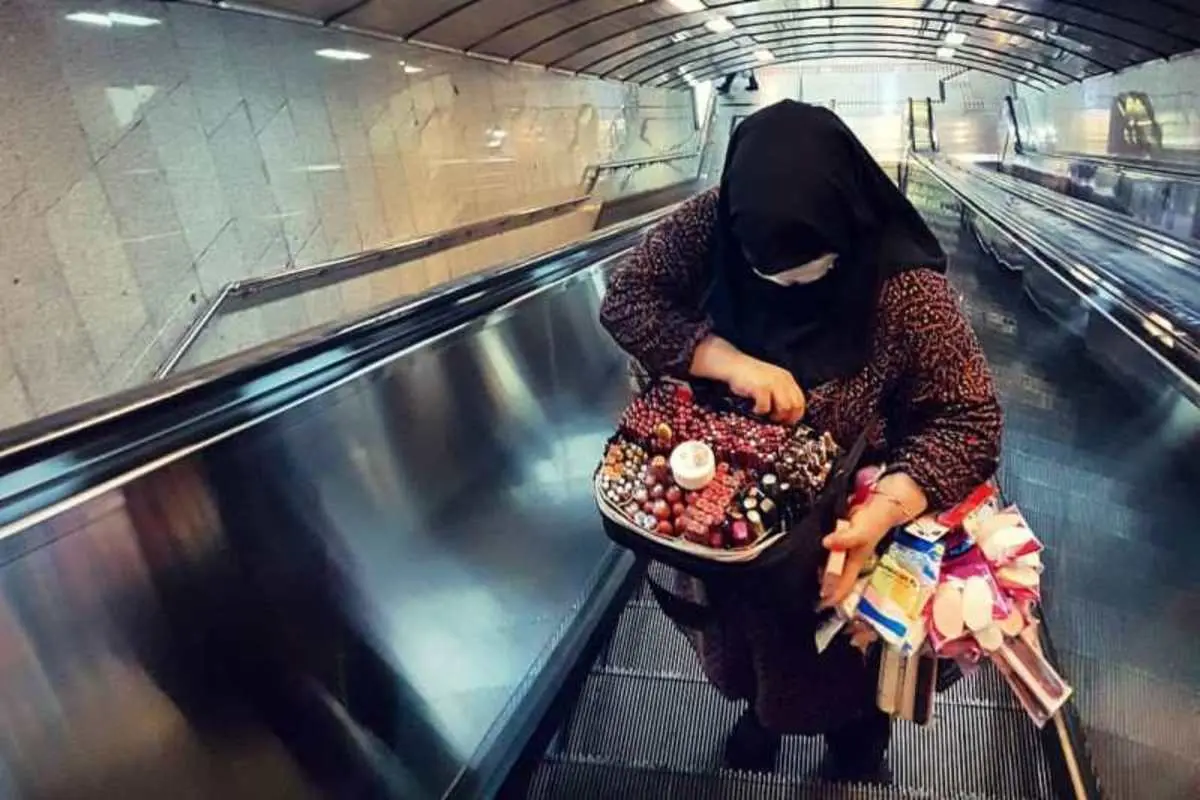مراقب پای خود در متروی میدان ولیعصر باشید