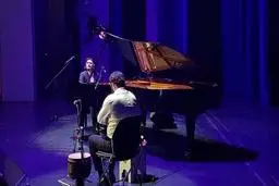 
کنسرت آنلاین در اپراتور دیجیتال با کیفیت نوار کاست!
