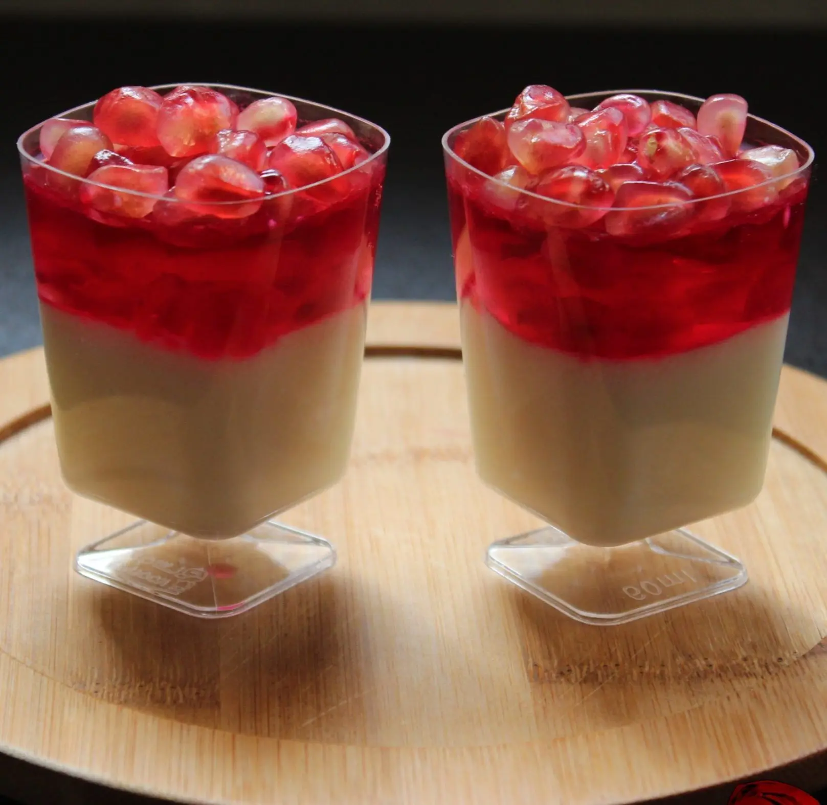 طرز تهیه دسر ژله انار با خامه | دسری ساده و زیبا برای پذیرایی +ویدئو