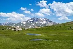 مرز ۳ کشور در این نقطه ایران | دریاچه‌ و کوه دالامپر کجاست؟ | تصویری از طبیعت زیبای مرز ۳ کشور +تصویر