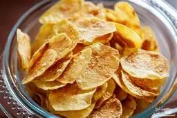 بیا تا بهت بگم چکار کنی چیپسای خونگیت مثل بازار در بیاد | + آموزش و ویدئو