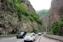 
بیش از 2 میلیون خودرو در محور گیلان تردد نوروزی داشتند
