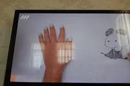 کار عجیب صدا سیما | استفاده از مدل مرد برای برای توضیح مشکلات شرعی کاشت ناخن!
