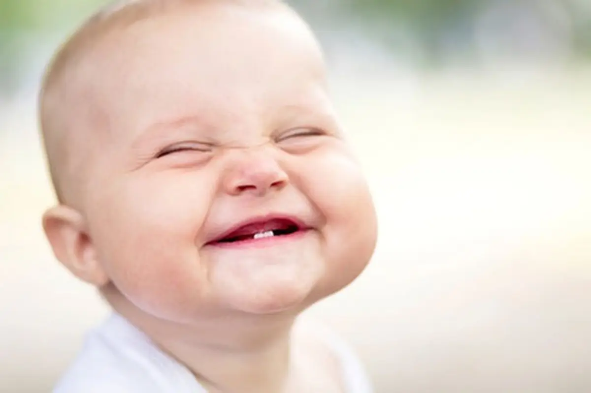 محققان می‌گویند: لبخند زدن درد آمپول را کم می‌کند
