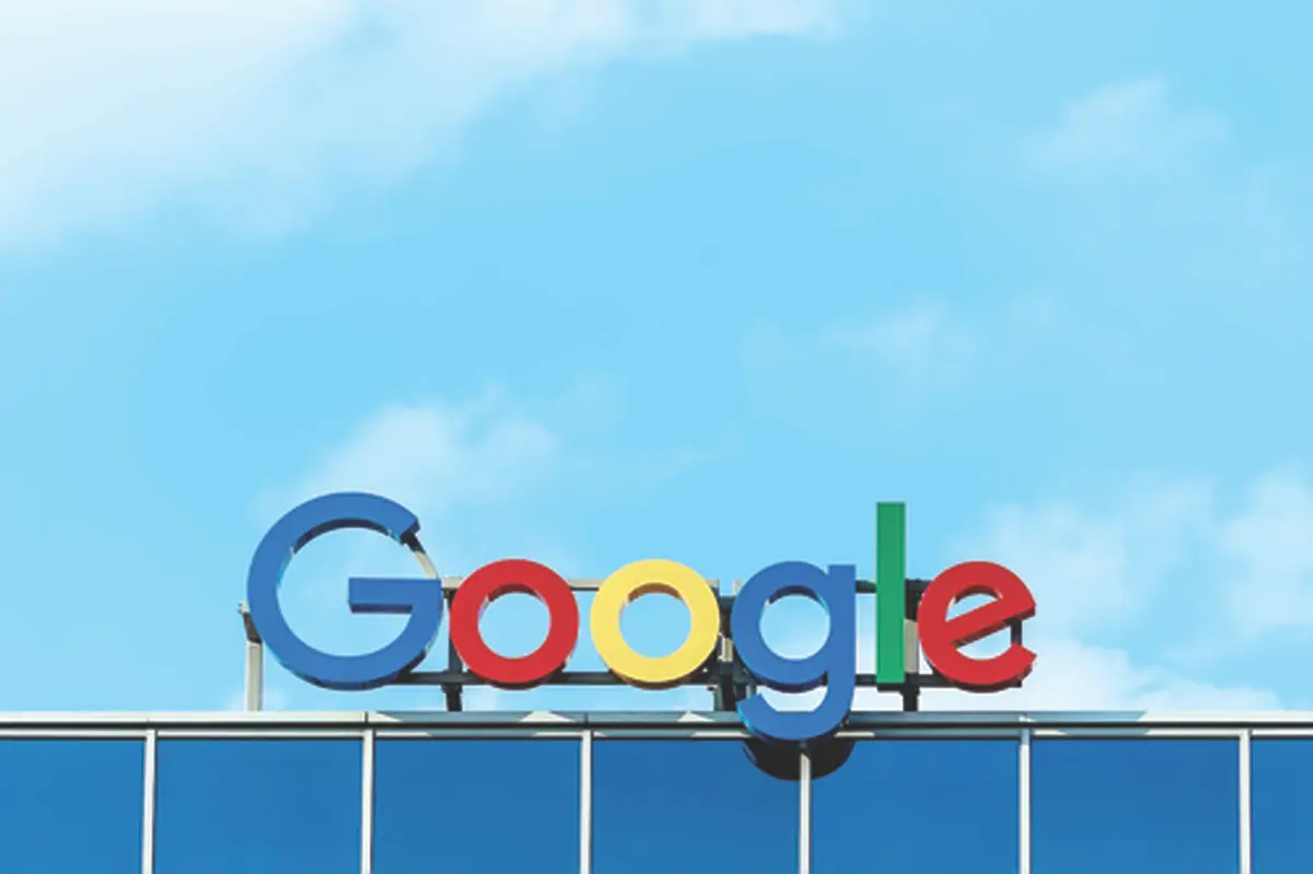 گوگل | جهان وب را زیر بال و پر خودش گرفته است. 