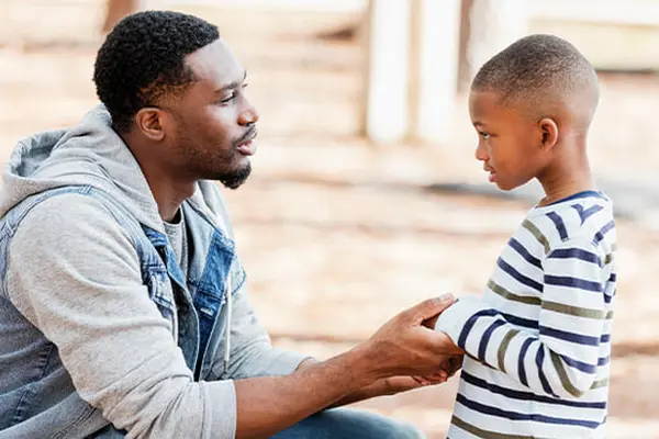 چگونه با کودکان در مورد اخبار ناخوشایند صحبت کنیم؟
