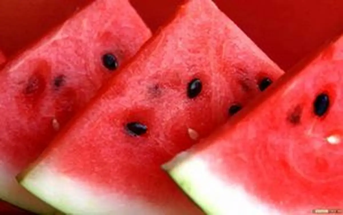 ویژگی بی نظیر آب هندوانه برای سلامتی بدن | افزایش میل جنسی آقایان با مصرف هندوانه 