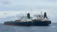 
 نفتکش ایرانی به یک جزیره منتقل میشود
