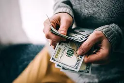 قیمت دلار سقوط می‌کند؟ | جزییات جدید از شیوه آزادسازی ۷ میلیارد دلار دارایی مسدود ایران