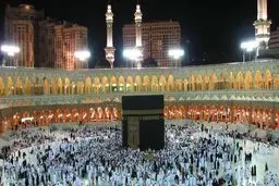 هزینه عمره را به درمان کرونا اختصاص دهید