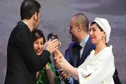  فیلمساز ایرانی جایزه بزرگ کارلووی‌واری را دریافت کرد +ویدئو