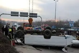 واژگونی مینی‌بوس در مشهد با 10 مصدوم 
