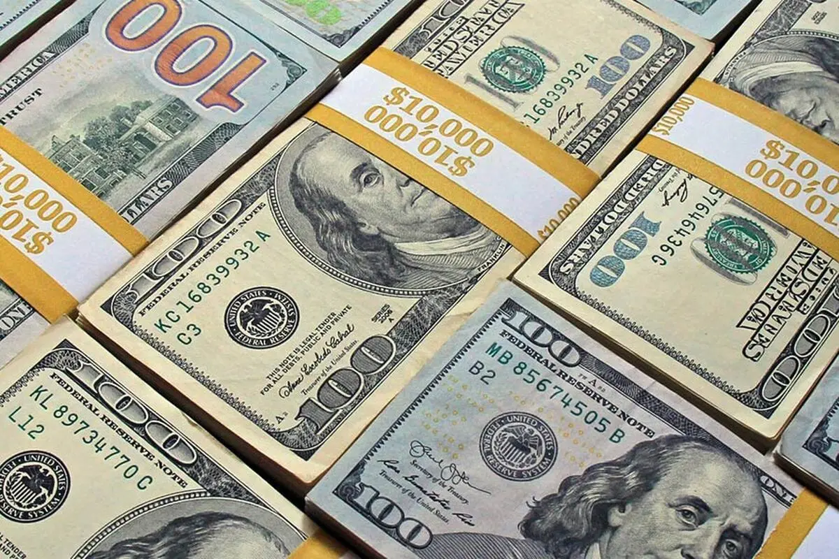 ارزش دلار پایین رفت