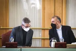 امیرعبداللهیان: وزارت خارجه مذاکرات وین را دنبال خواهد کرد؛ مدیریتش هم دست معاونت سیاسی خواهد بود؛ توافق هم در سطح وزرای خارجه خواهد بود |  آمریکا ١٠ میلیارد دلار پول بلوکه شده ما را آزاد کند تا زودتر به میز مذاکره برگردیم