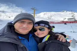 سورپرایز همایون شجریان برای دخترش حرص سحر دولتشاهی را درآورد | عکسهای همایون شجریان و زنش