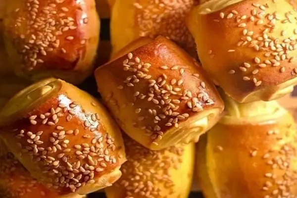 شیرینی دانمارکی با کرم مخصوص؛ دستور آسان | طرز تهیه شیرینی دانمارکی بازاری در خانه؛ لطیف، خوش‌عطر و حرفه‌ای