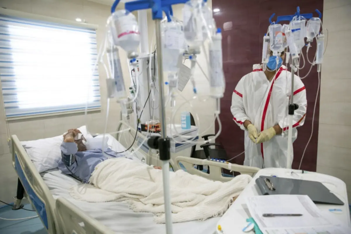 رئیس بیمارستان سینا: در یک یا دو ماه آینده مجددا گرفتار پیک وحشتناکی از کرونا خواهیم شد