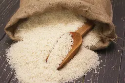 ترفند ساده برای نگهداری طولانی مدت برنج بدون اینکه شپشک بزنه !