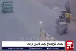 تصادف شاخ به شاخ پراید و کامیون در جاده+ویدئو 