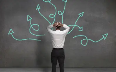 نظام تصمیم‌گیری چگونه جسارت تصمیم‌گیری را از دست داد؟ | سندروم تعلل