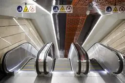 
خرابی پله های برقی تهران به تحریم ها گره خورد! 
